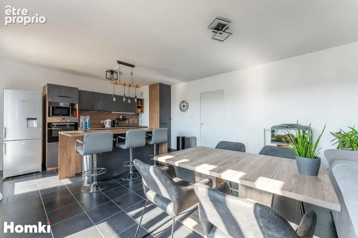 Appartement T3 de 72 m²- Avenue Viviani - Lyon 8 - photo 3