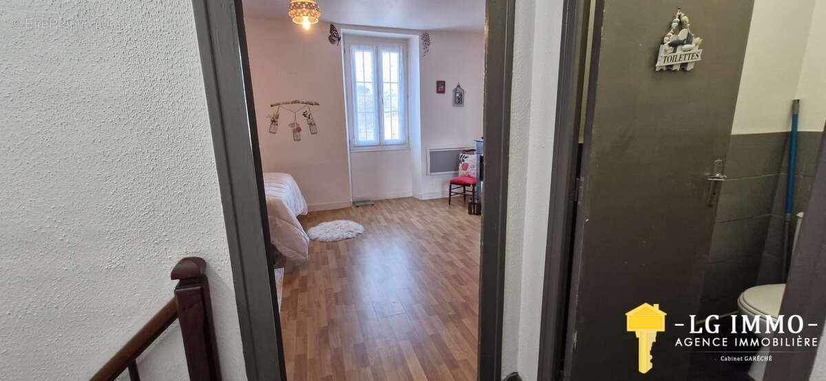 Maison à MORTAGNE-SUR-GIRONDE