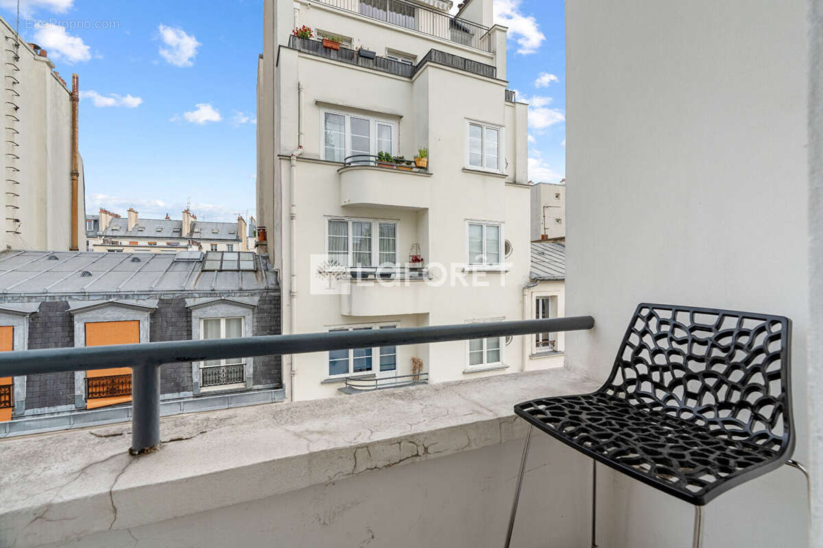 Appartement à PARIS-17E