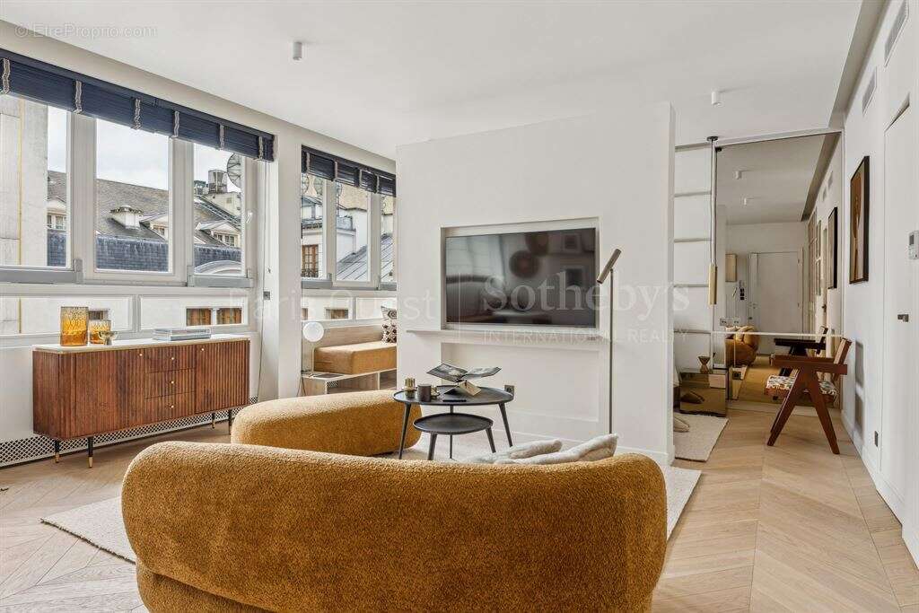 Appartement à PARIS-8E
