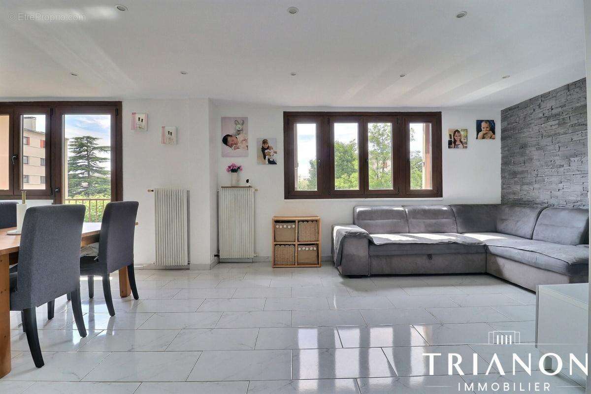 4 pièces, 2 chambres, balcon, cave, box, Les Clayes-sous-Bois - photo 2