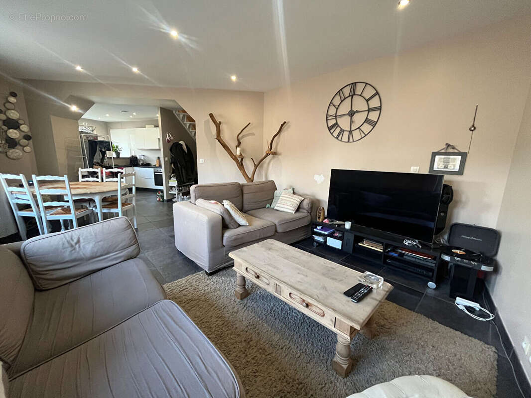 Appartement à CONDRIEU