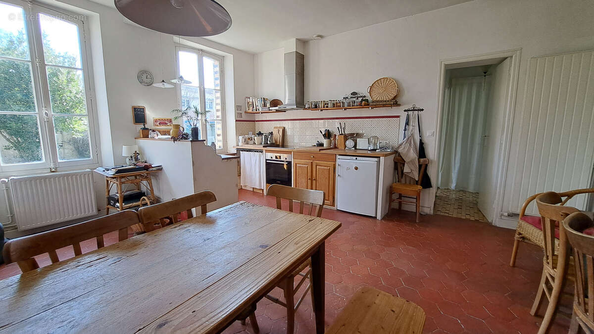 Maison à PONT-SUR-YONNE