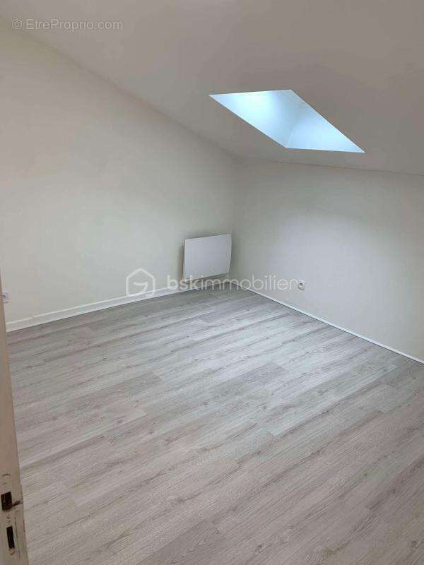 Immeuble  3 logements + garage – Partiellement rénové - photo 8