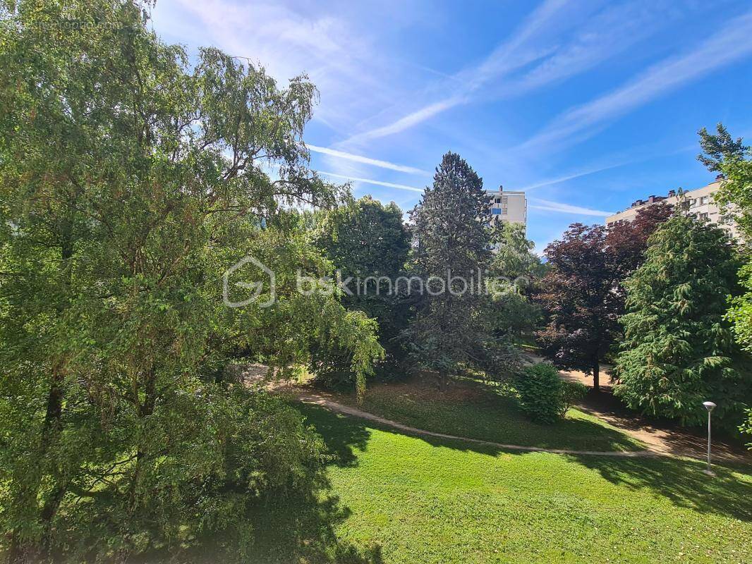Appartement à SAINT-MARTIN-D'HERES