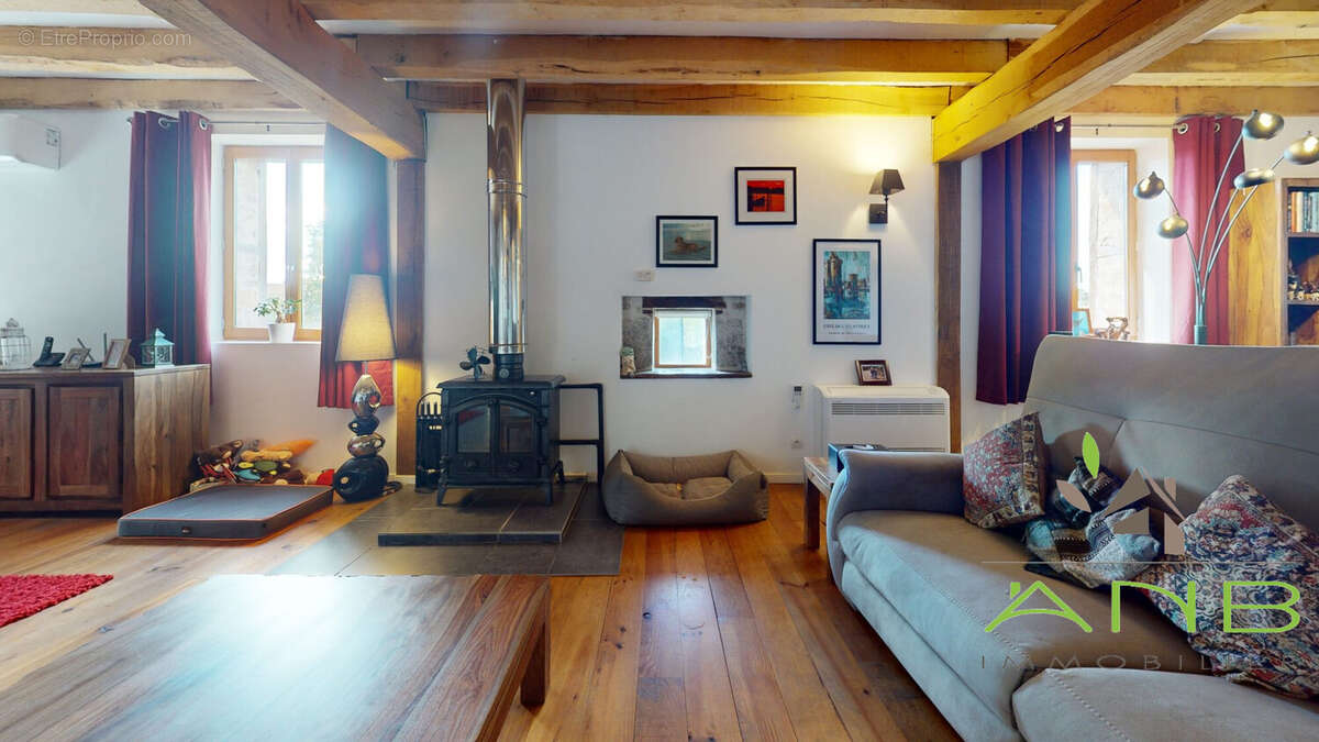 Maison à BUSSEROLLES