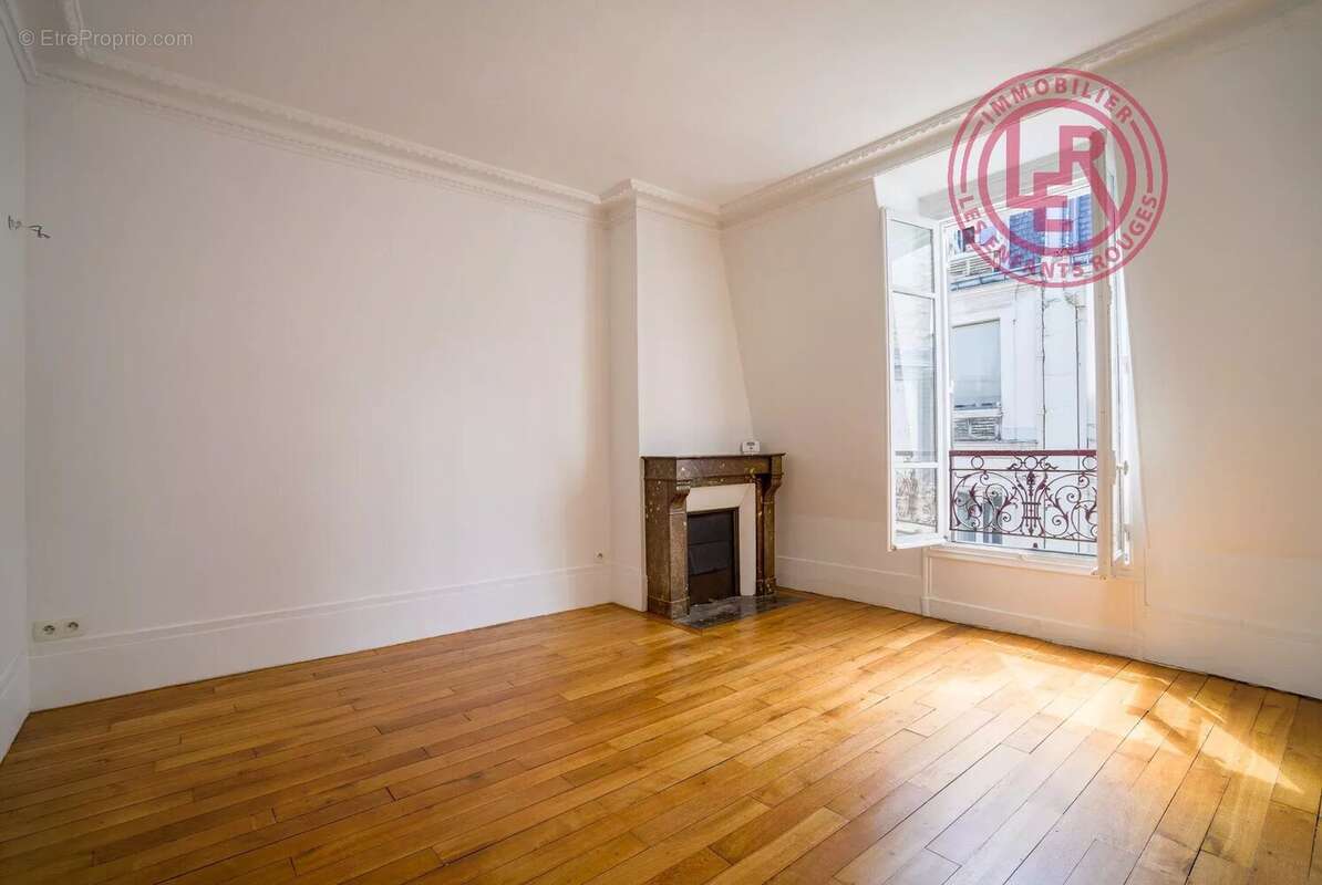 Paris 7ème - Ecole Militaire - Avenue de la Bourdonnais - Appartement de 2 chambres de 45,53m2 au dernier étage par ascenseur - photo 5