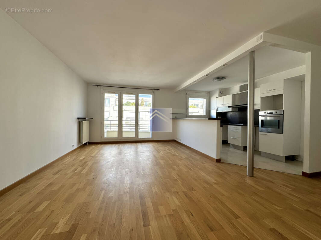 Appartement à COURBEVOIE