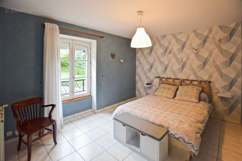 Maison à SAINT-SERNIN-DU-PLAIN