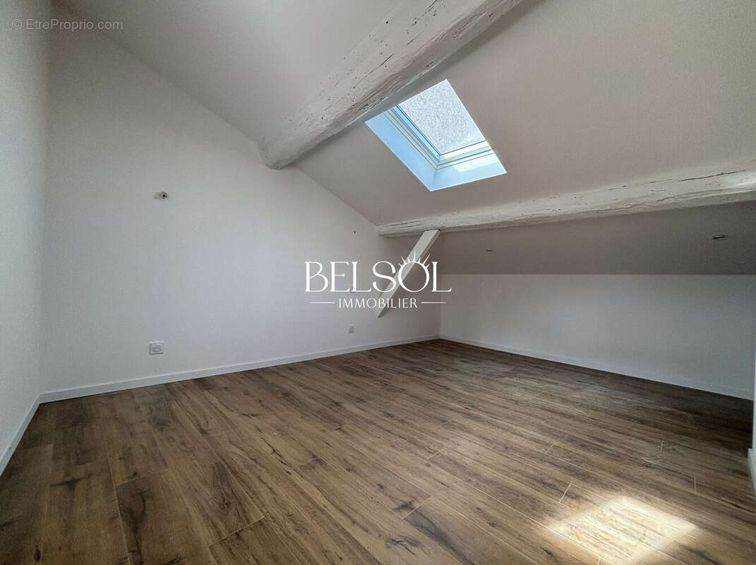 Chambre 2 - Appartement à VILLENEUVE-DE-LA-RAHO