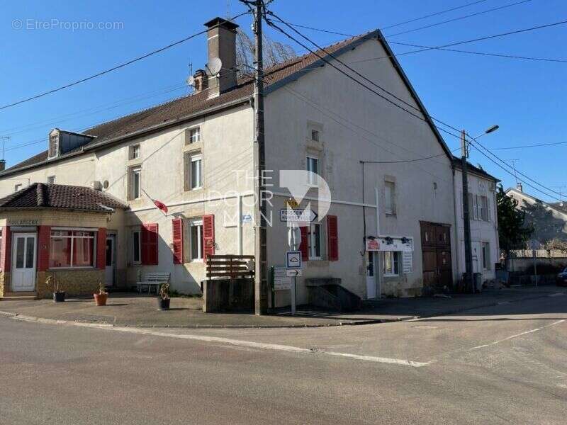 Maison à SAINT-BLIN
