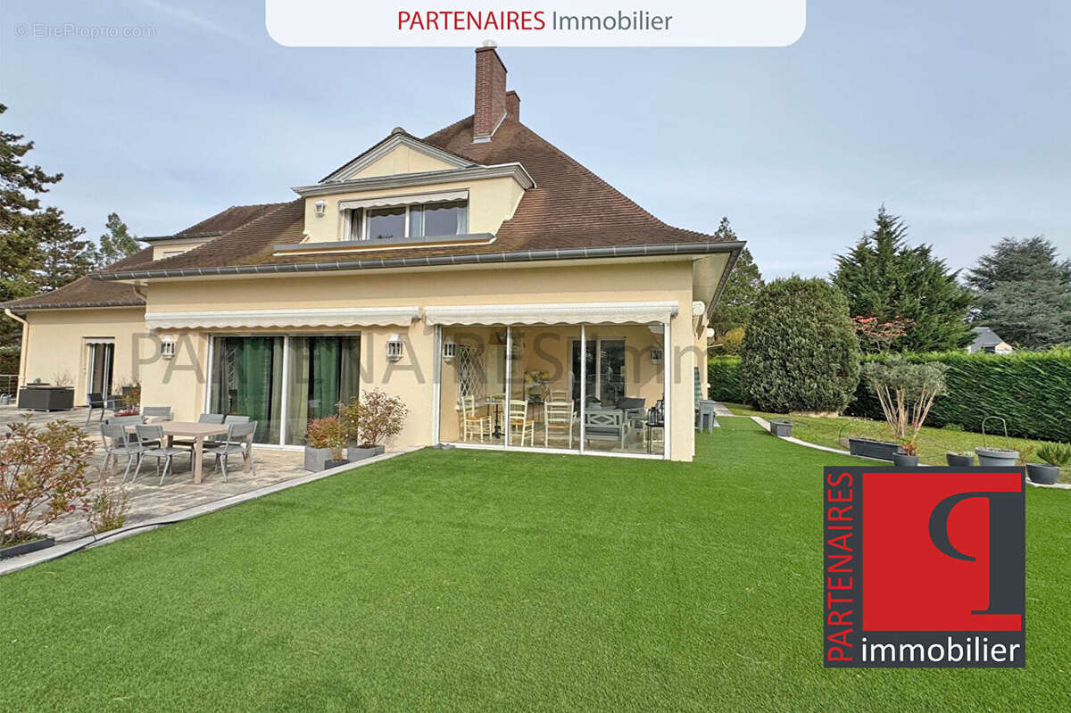 Maison à CRESPIERES