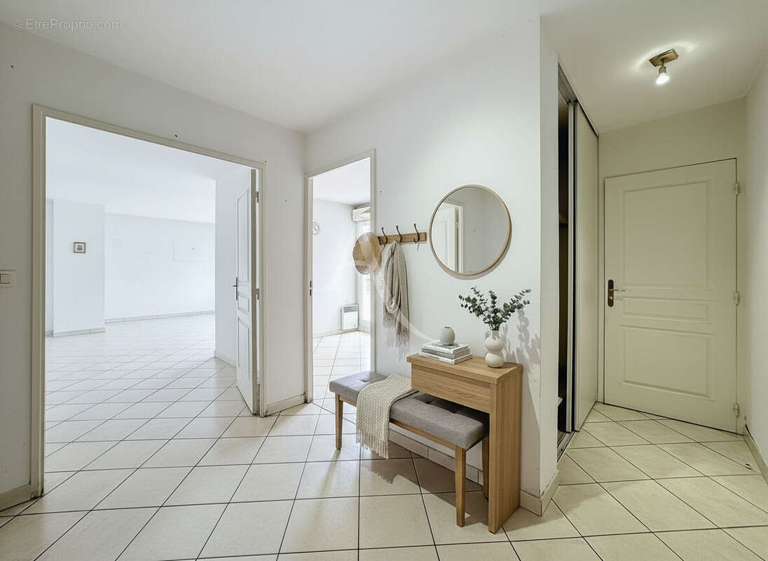 Appartement Antibes 4 pièces dernier étage- Centre Ville - photo 2