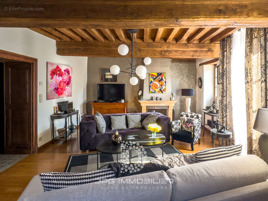 Maison à CHAROLLES