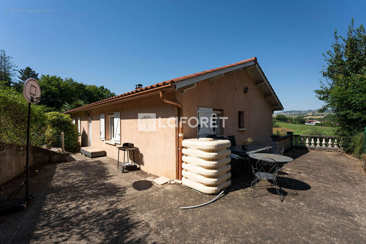 Maison à SAIN-BEL