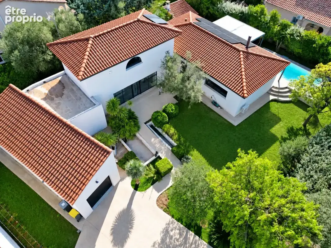 Côté Balaruc-les-Bains  Villa contemporaine avec piscine sur 1 063 m - photo 2