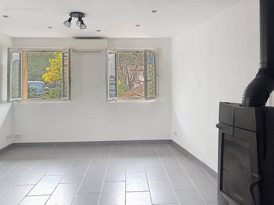 Appartement à LES ADRETS-DE-L'ESTEREL