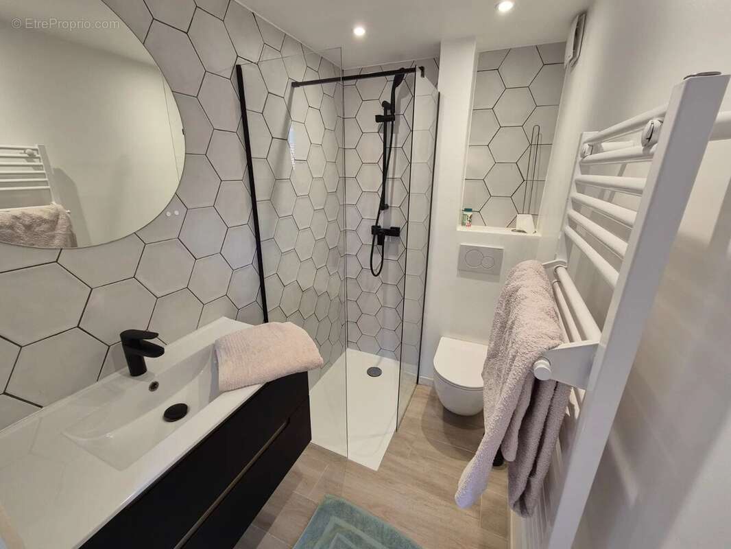 Vieil Antibes - Ensemble immobilier entièrement rénové - photo 12