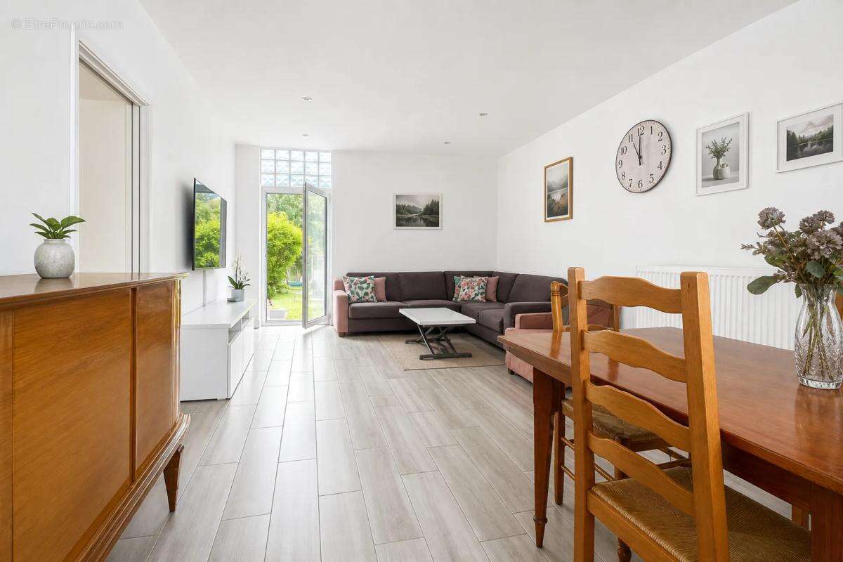 A saisir somptueuse maison de 8 pièces de 201 m² à Auxy !! - photo 13