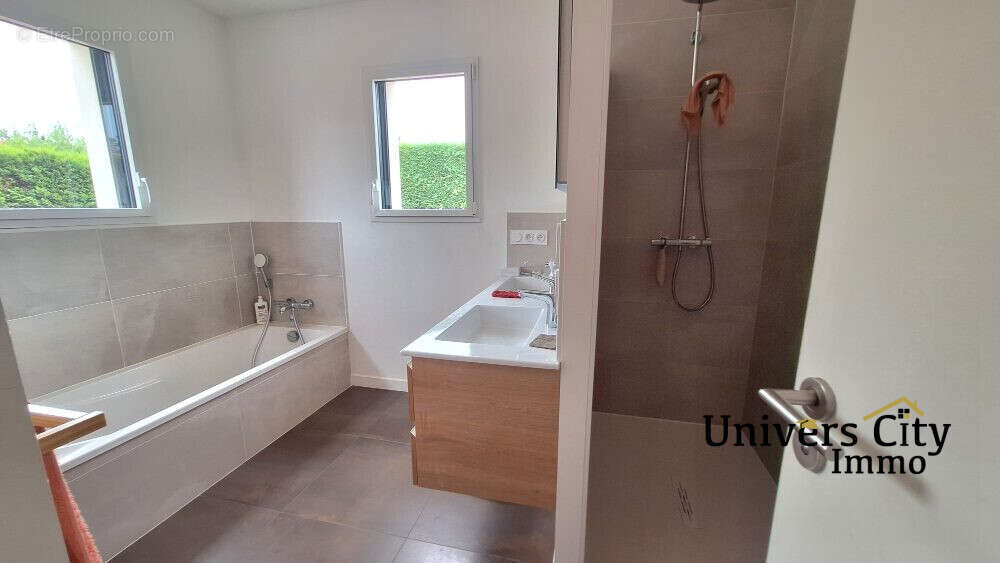 Maison 123 m² à Saint-Sebastien-Sur-Loire  - photo 8