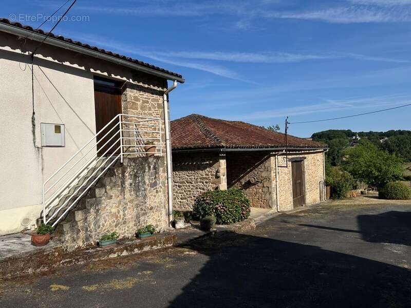 Maison à GENOUILLAC