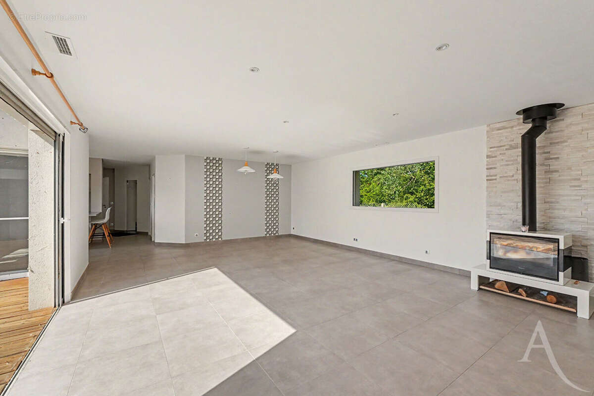 Villa contemporaine Plain pied- 172m² - Piscine - Terrain 1230 m² - photo 7