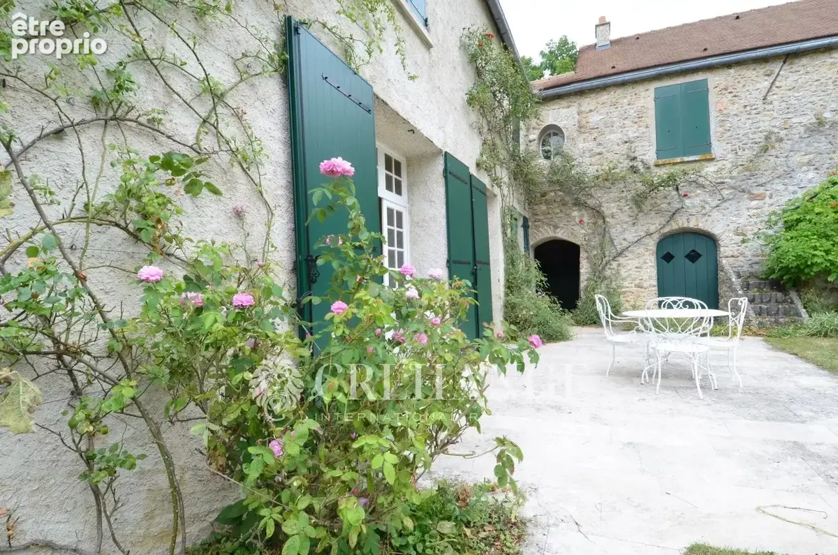 Domaine forestier de 29 ha avec bâtisse et dépendancesde 308 m². - photo 2