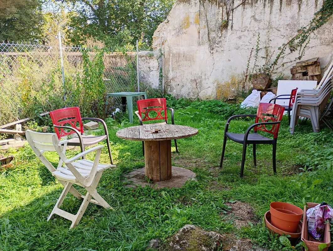 Appartement à DAMPIERRE-EN-YVELINES