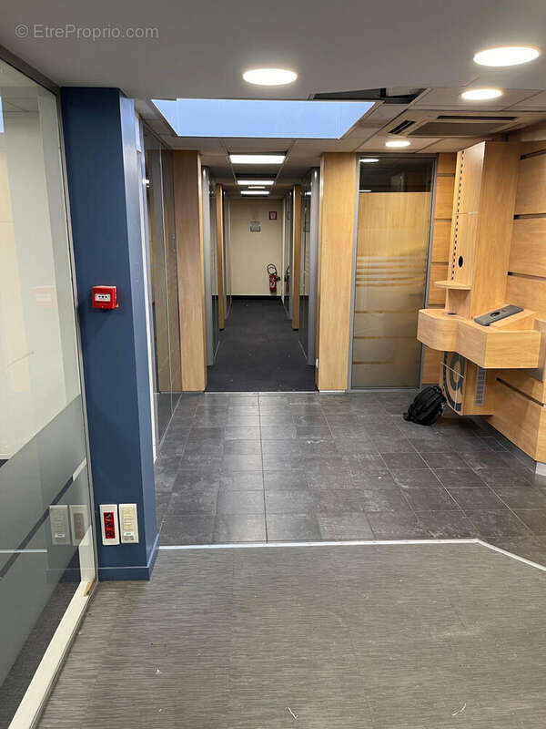 Commerce à VILLE-LA-GRAND