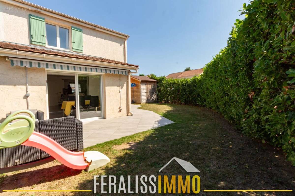 Maison à COURDIMANCHE