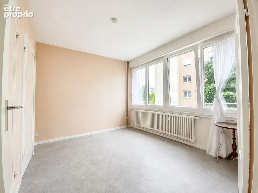 Appartement T4 2 chambres possible 3 au 1er étage, 2 balcons et cave - photo 4