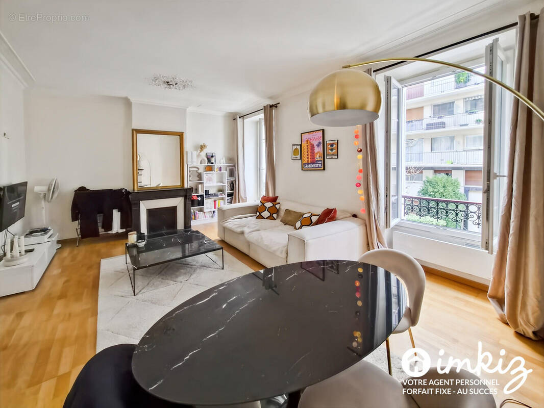 Appartement à PARIS-16E