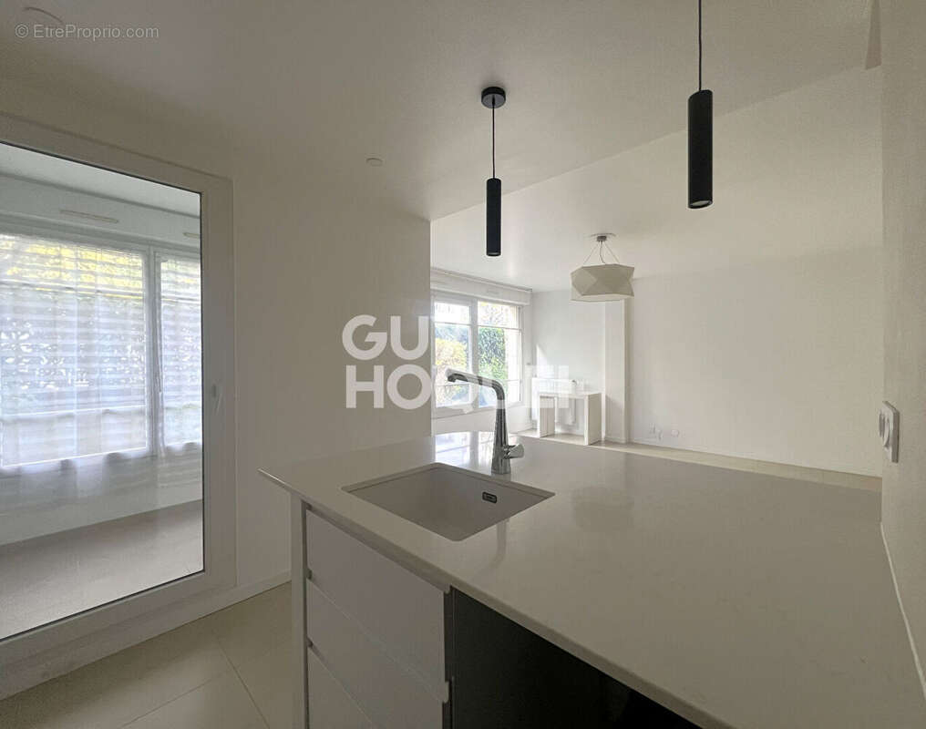 Appartement à COURBEVOIE