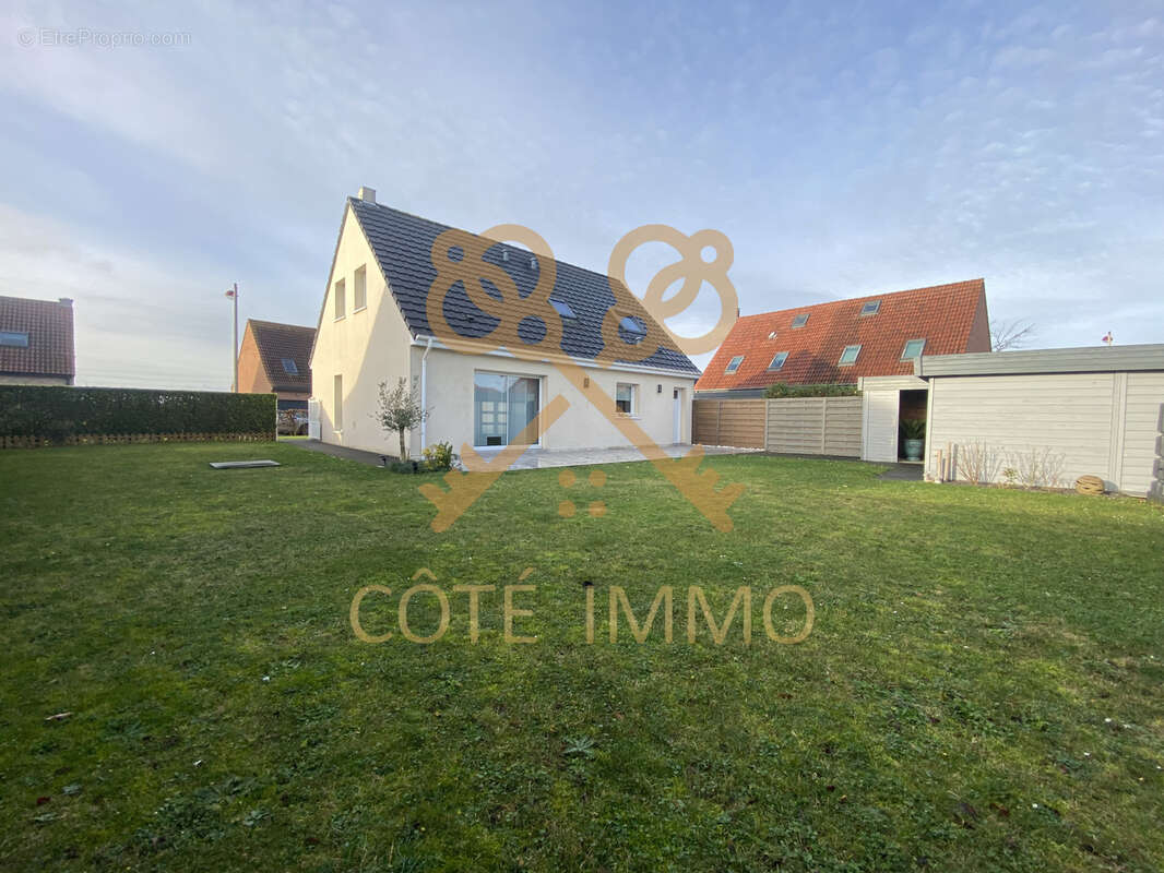 Maison à COURRIERES