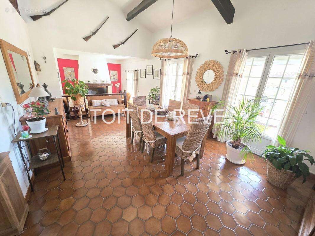 Mèze : villa t5 de 185m2 sur 634m2 de parcelle - photo 6