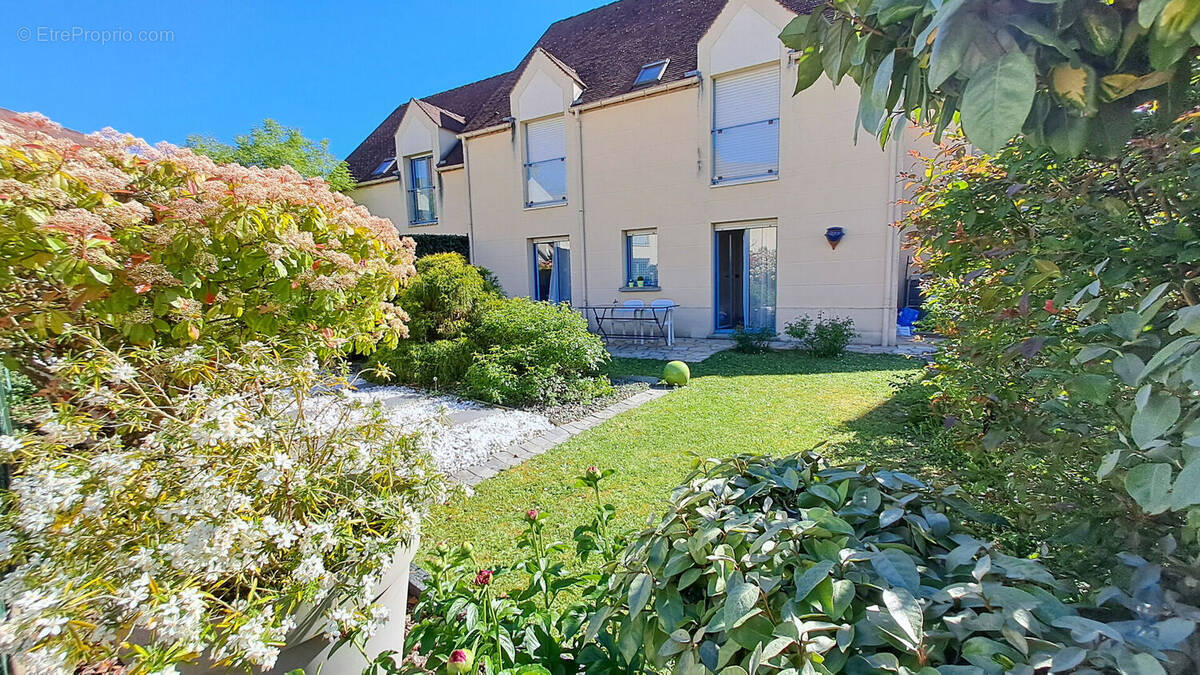 Appartement à SAINT-REMY-LES-CHEVREUSE