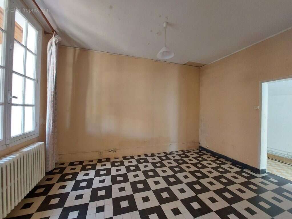 Maison à JULLOUVILLE