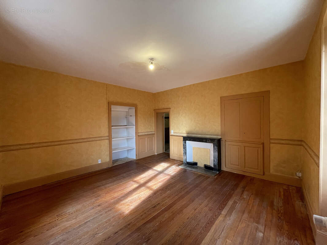 Maison en pierre de 170m2 environ avec cour de 470m2 - dépendance de 44m2 - photo 9