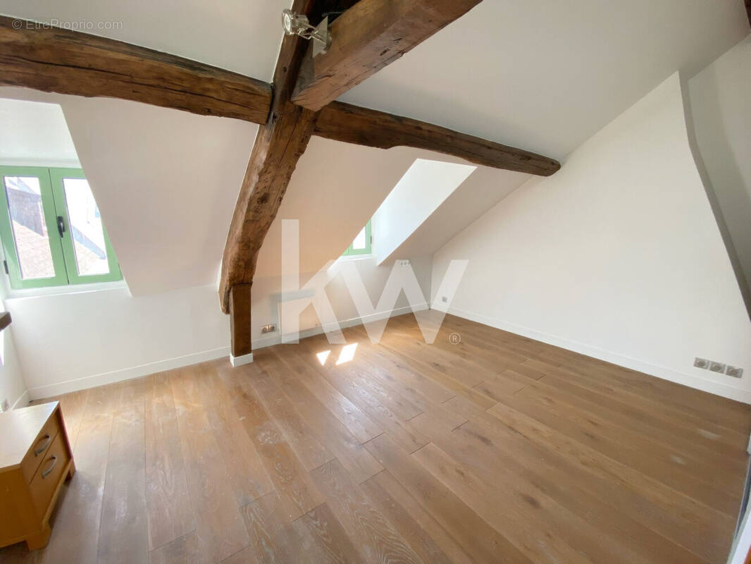 Appartement à PARIS-3E