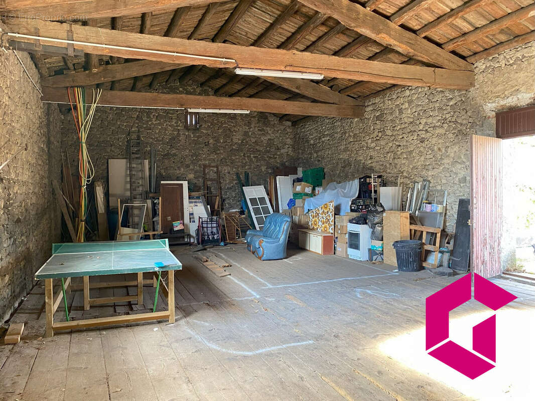 Maison à SAINT-JUST-MALMONT