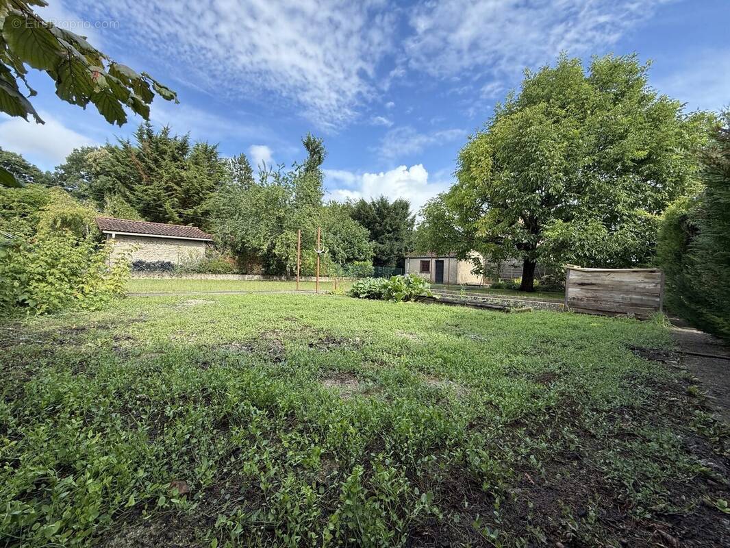 Terrain à SAINT-JULIEN-LES-METZ