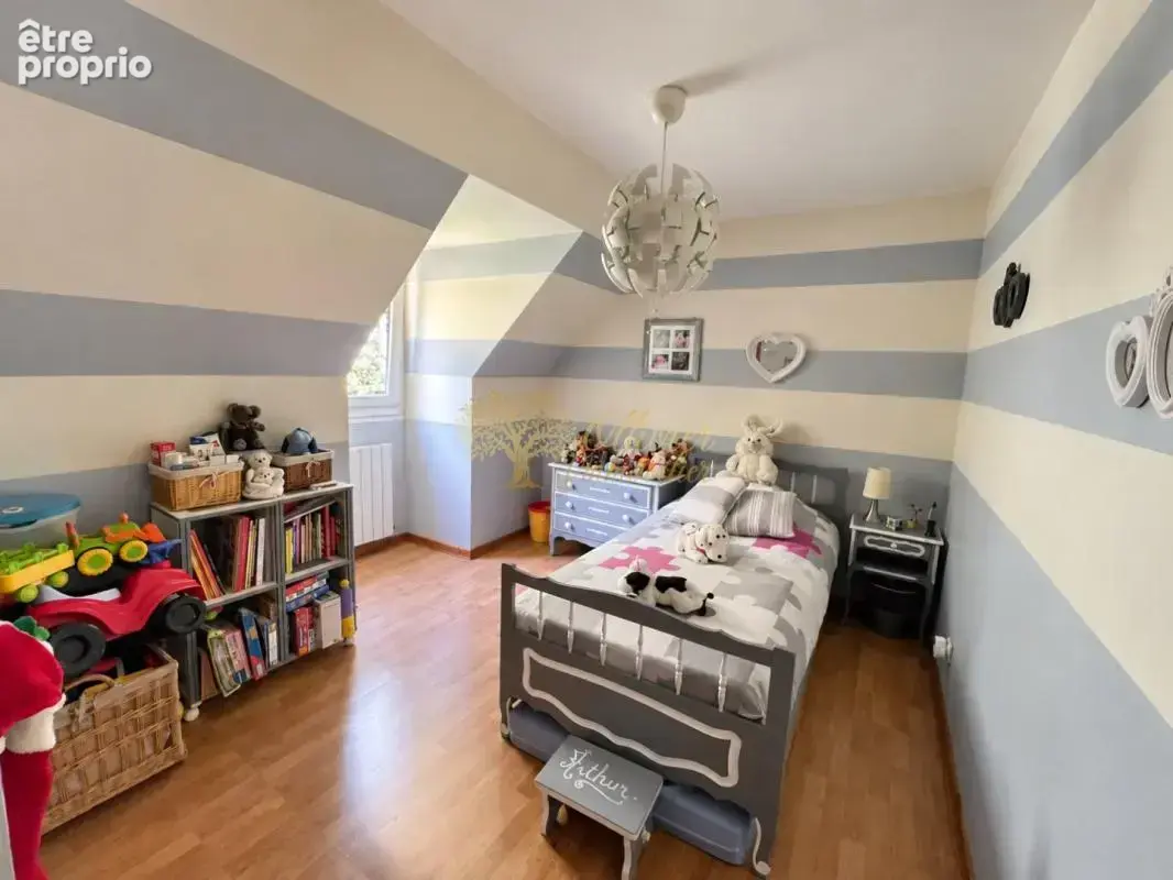 Pavillon indépendant de 130 m² habitables – 4 chambres – Sous-sol total – Terrain de 474 m² sans vis-à-vis - photo 11