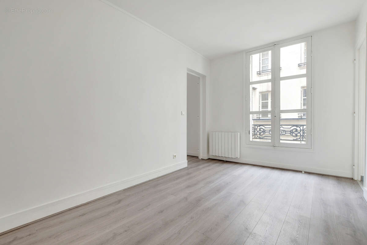 Appartement à PARIS-1E