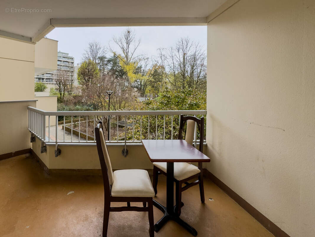 Appartement à COURBEVOIE