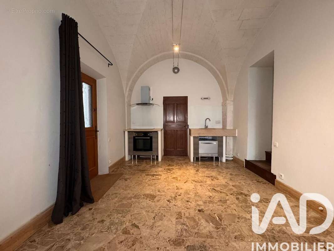 Appartement 61 m² à Villeneuve-Les-Avignon  - photo 3