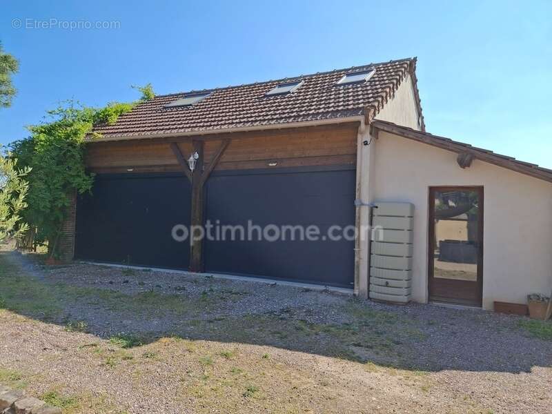 Maison à TREMBLAY-LES-VILLAGES