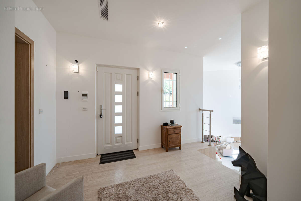 Maison à MANDELIEU-LA-NAPOULE