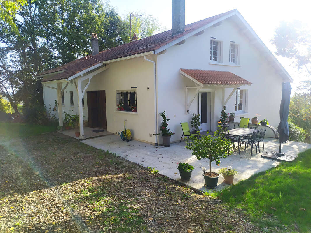 Maison à MONCLAR