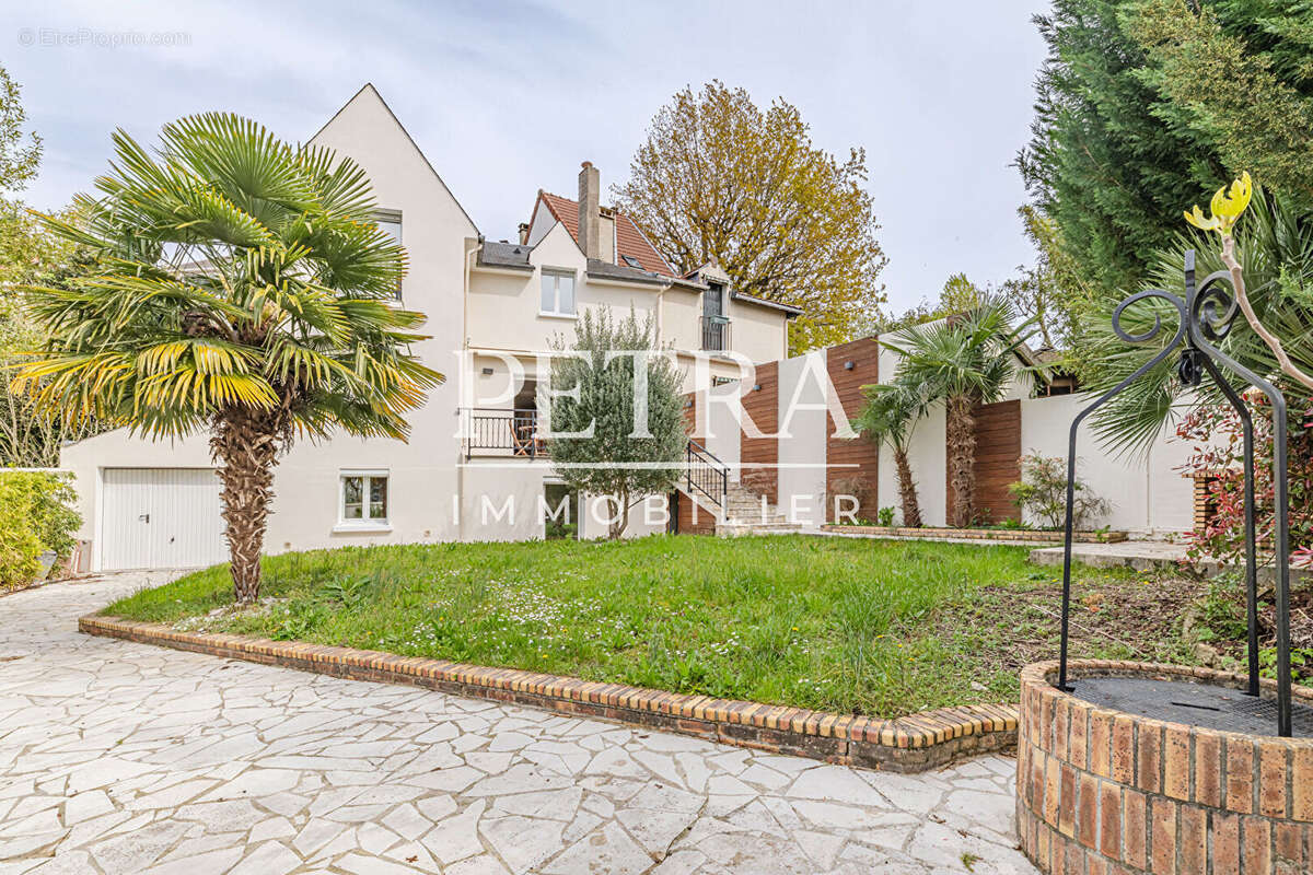 Maison à L'HAY-LES-ROSES