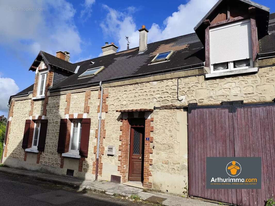 Maison à LONGUEVAL-BARBONVAL
